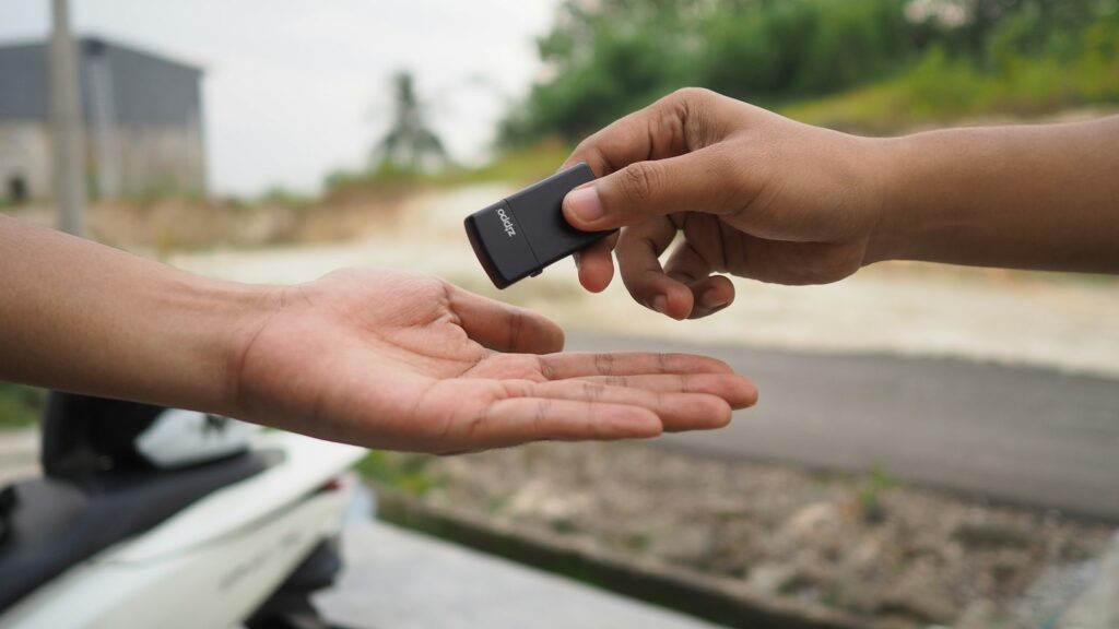 Golpe do intermediário: entrega da chave do carro na venda de veículo